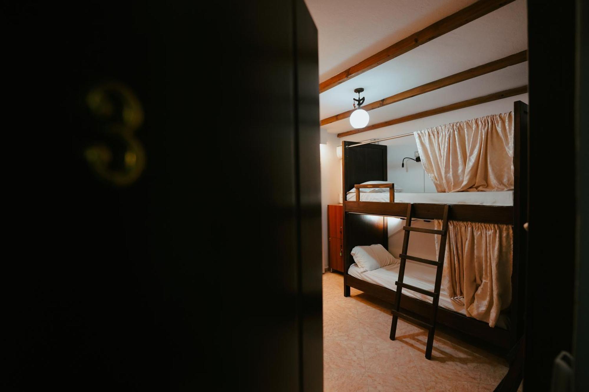 Maya Hostel Berat Exterior photo
