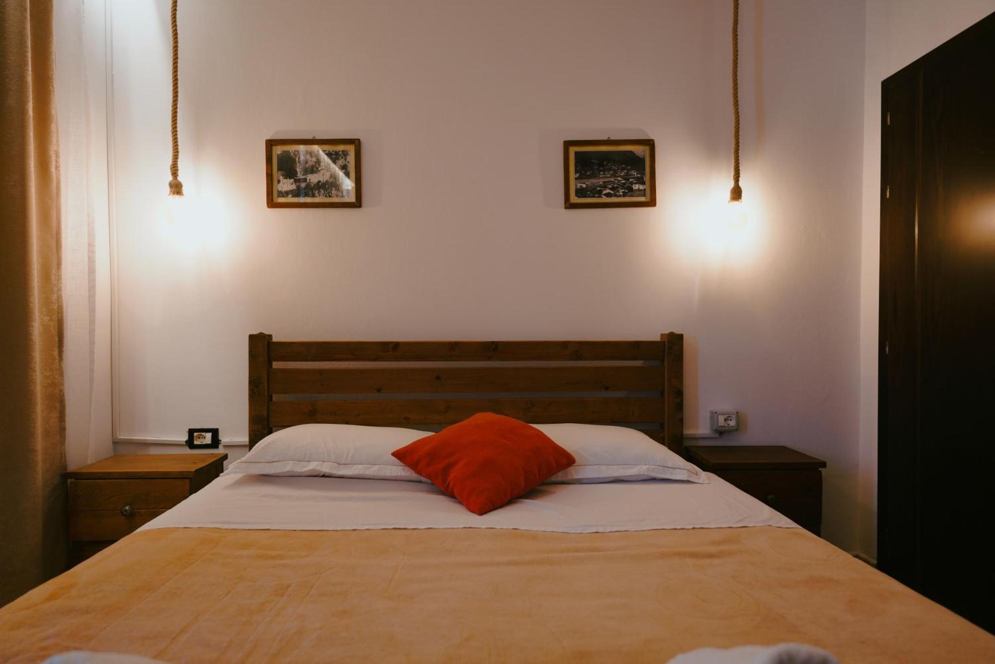 Maya Hostel Berat Exterior photo